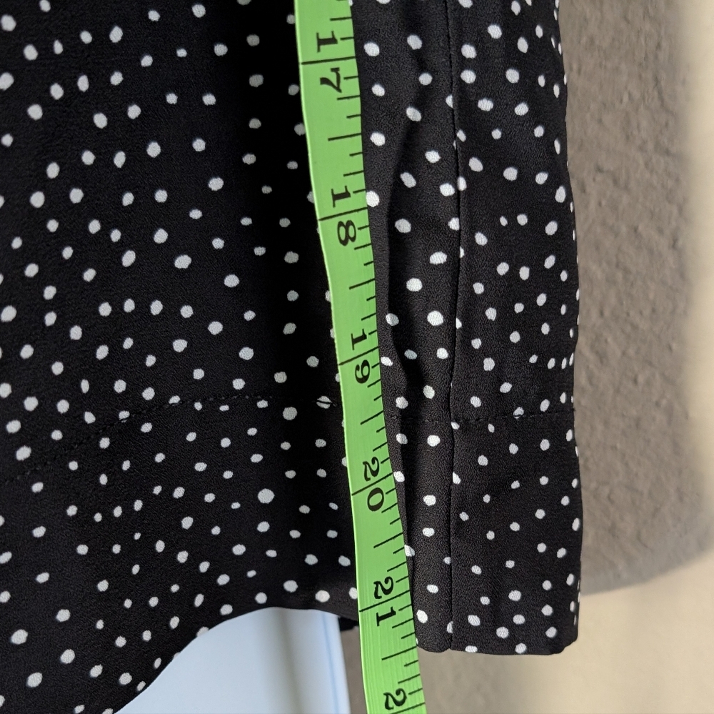 LULU’S Good Luck Charm Black Polka Dot Short Sleeve Button-Up Top, Small - Picture 5 of 8